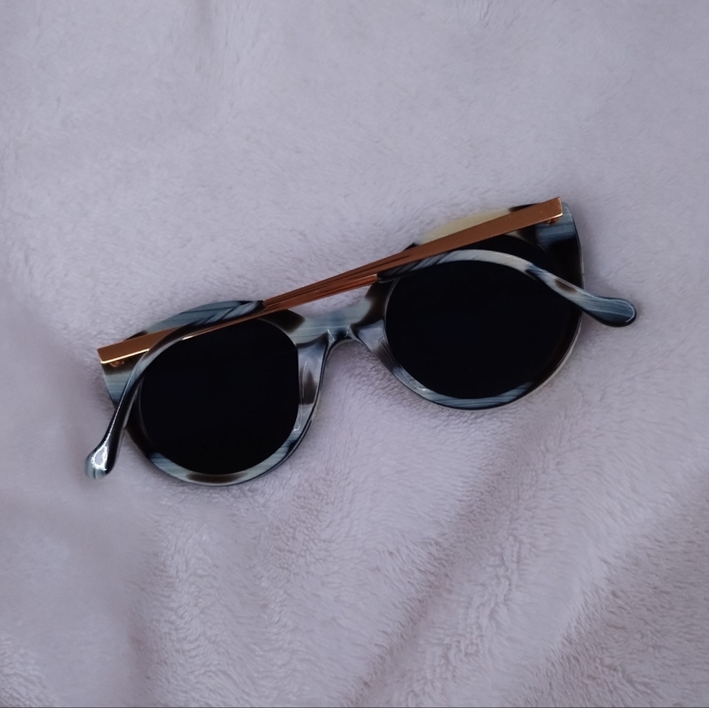 🕶️ Illesteva - Picture 5 of 16